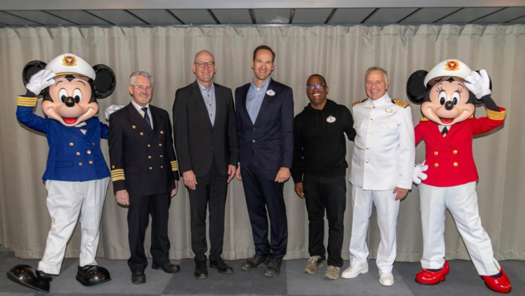 disney adventure voyage